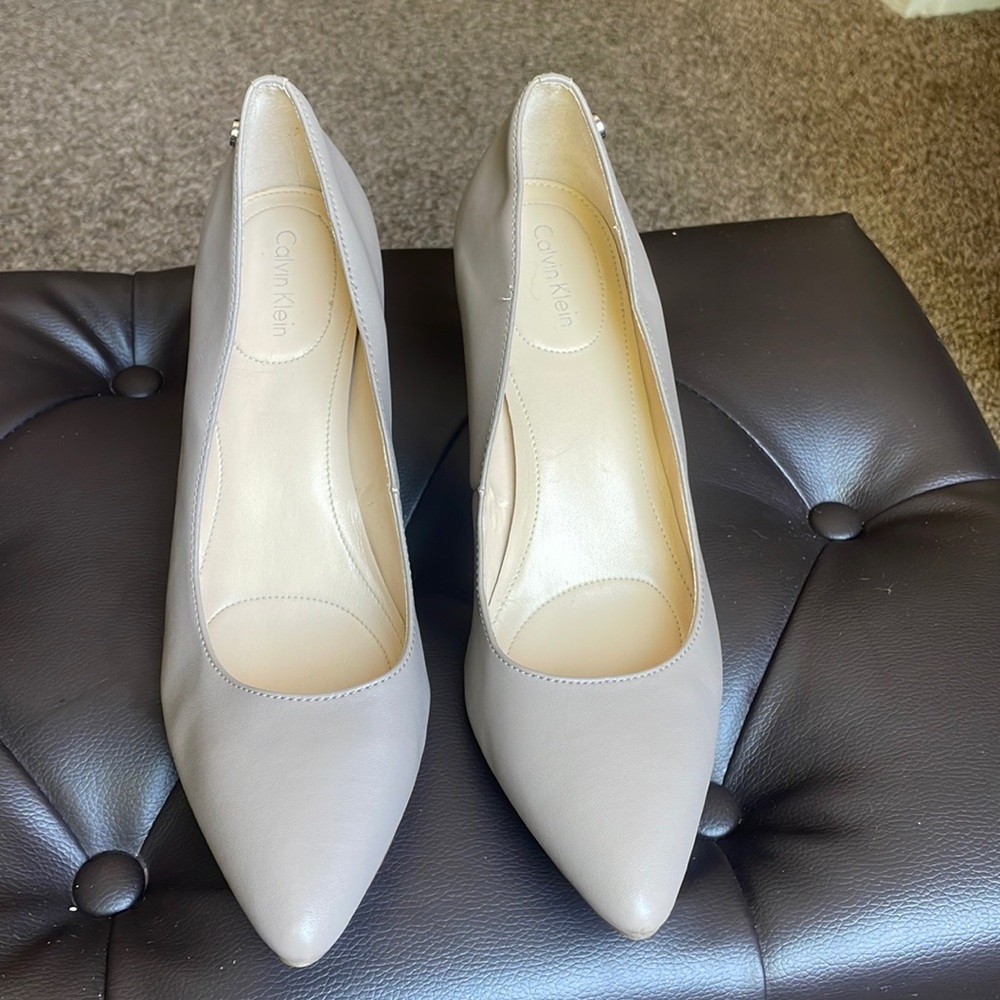 Calvin Klein Sandie, Orange heel Pumps - Grey and Orange Women's 8.5